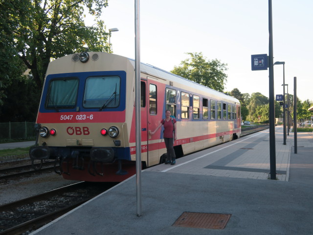 5047 023-6 als R 7035 im Bahnhof Scheibbs, 331 m