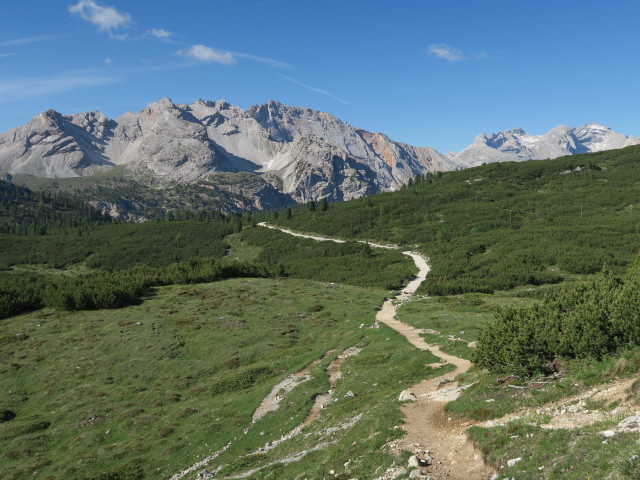 Weg 7 zwischen Ücia de Senes und Ücia Pederü (17. Juni)