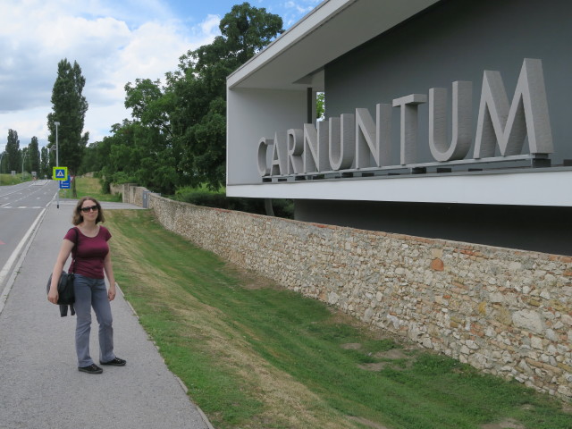 Sabine beim r&ouml;mischen Stadtviertel