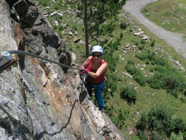 Kölnbrein-Klettersteig: Edith im rechten Einstieg