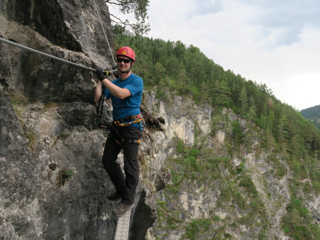 Endorphine-Klettersteig: Werner auf der Brücke