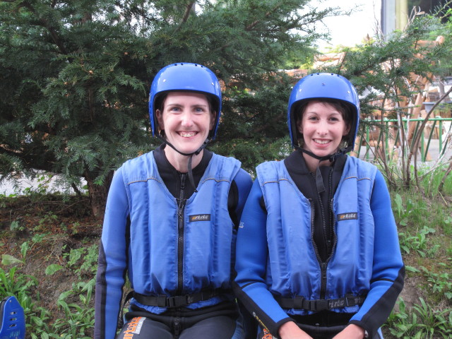 Sonja und Larissa im Eddy Rafting Center