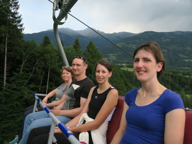 Angelika, Werner, Larissa und Sonja in der Schlossbergbahn