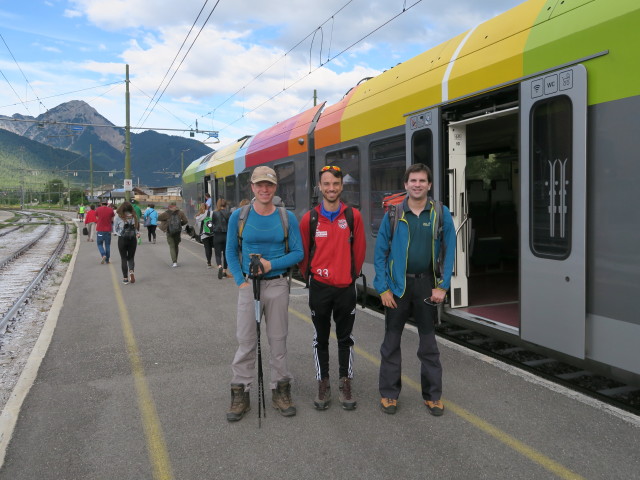 Aaron, Armin und Ronald im Bahnhof Innichen, 1.176 m (15. Juli)