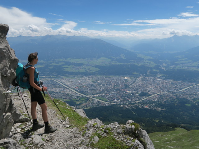 Larissa am Goetheweg zwischen Hafelekarspitze und Gleirschj&ouml;chl (29. Juli)