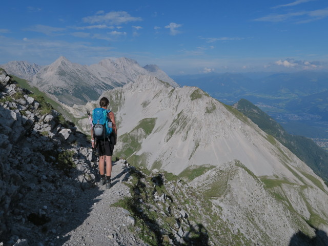 Larissa zwischen Rumer Spitze und Kreuzj&ouml;chl (29. Juli)