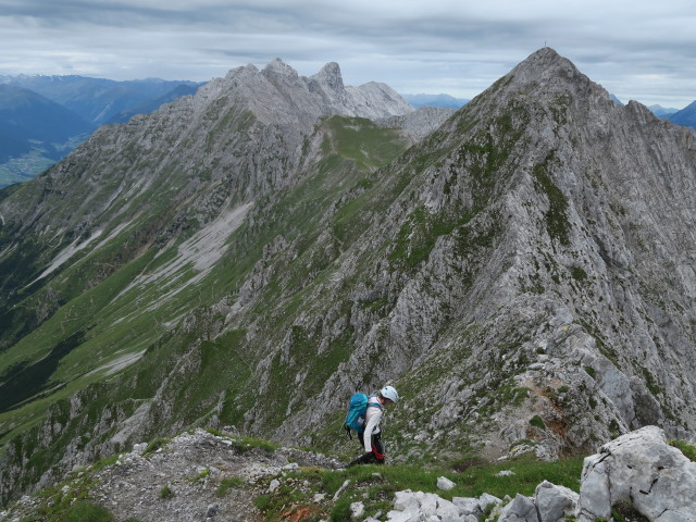 Innsbrucker Klettersteig: Larissa zwischen &Ouml;stlicher Kaminspitze und Mittlerer Kaminspitze (30. Juli)