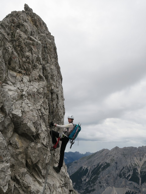 Innsbrucker Klettersteig: Larissa zwischen &Ouml;stlicher Kaminspitze und Mittlerer Kaminspitze (30. Juli)