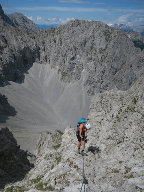 Innsbrucker Klettersteig: Larissa zwischen &Ouml;stlicher Sattelspitze und Westlicher Sattelspitze (30. Juli)