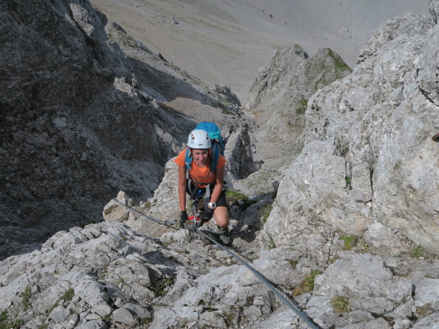 Innsbrucker Klettersteig: Larissa zwischen &Ouml;stlicher Sattelspitze und Westlicher Sattelspitze (30. Juli)