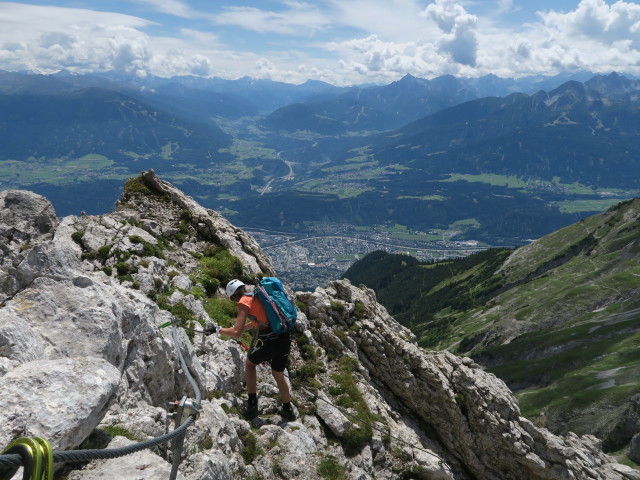Innsbrucker Klettersteig: Larissa zwischen Westlicher Sattelspitze und Ausstieg (30. Juli)