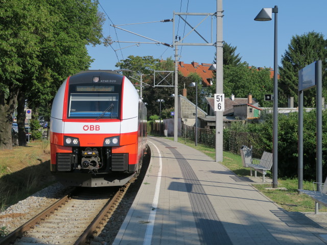 4746 020 als S 24718 im Bahnhof Hainburg an der Donau Ungartor (21. Juli)