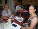 Doris und Sabine im Restaurant Schabanack