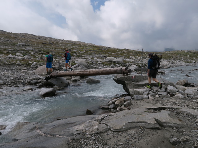 Stefan, Sigrid und ? am Neveser Höhenweg zwischen Am Mösele und Nevesjoch (5. Aug.)