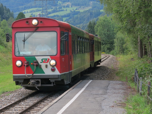 R 8718 im Bahnhof Lutzmannsdorf, 853 m (13. Aug.)