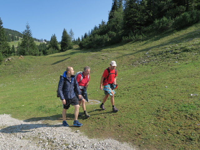 Lin, Erich und Jörg zwischen Hochkarboden und Bergstation der Draxlerlochbahn (8. Sep.)