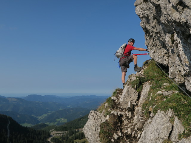 Heli-Kraft-Klettersteig: Erich zwischen Riesenleiter und 1. Seilbrücke (8. Sep.)