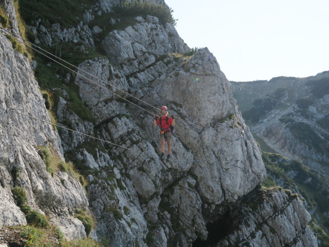 Heli-Kraft-Klettersteig: Jörg auf der 1. Seilbrücke (8. Sep.)