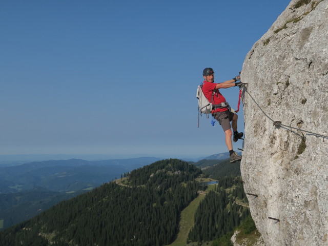 Heli-Kraft-Klettersteig: Erich zwischen 2. und 3. Seilbrücke (8. Sep.)