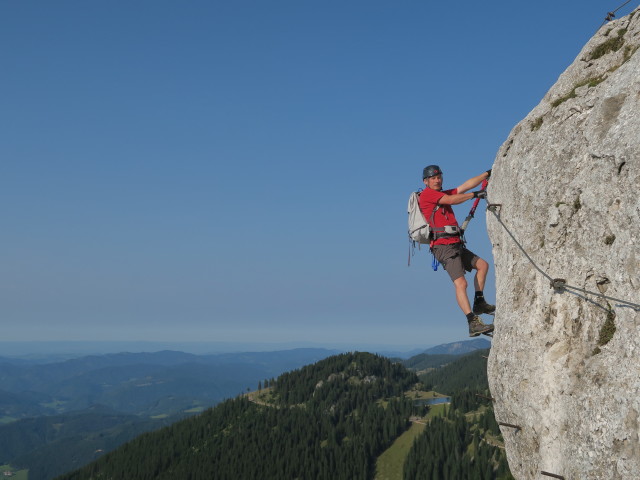 Heli-Kraft-Klettersteig: Erich zwischen 2. und 3. Seilbrücke (8. Sep.)