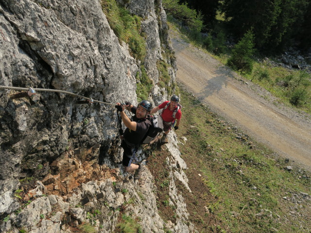 Bergmandl-Klettersteig: Lin und Erich am 1. Pfeiler (8. Sep.)