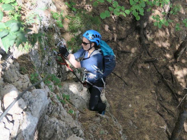 Gebirgsvereins-Klettersteig: Sabine im Einstieg