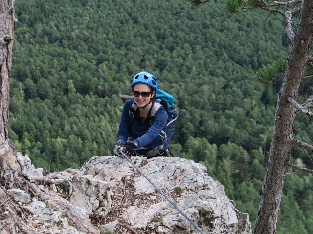 Gebirgsvereins-Klettersteig: Sabine im Ausstieg