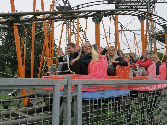 Norbert, Viktoria, Stefan, Katharina, Sabine, ich und Alexandra in der Super-8er-Bahn