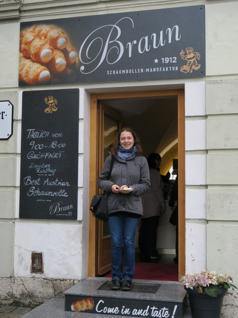 Sabine bei der Schaumrollen-Manufaktur Braun in Melk