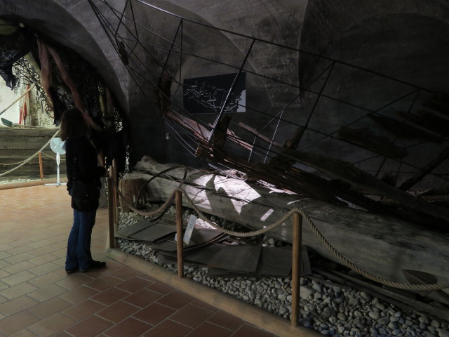 Sabine im Schifffahrtsmuseum Spitz an der Donau