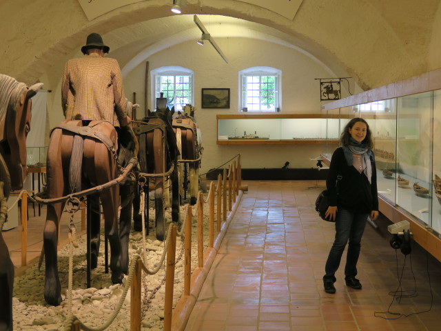 Sabine im Schifffahrtsmuseum Spitz an der Donau