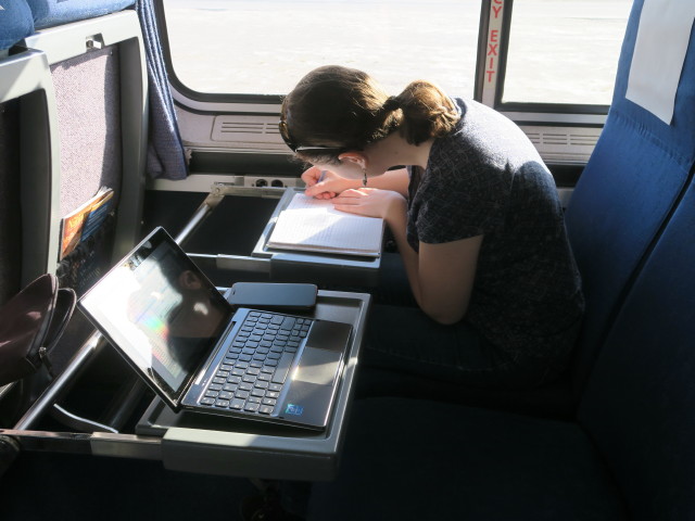 Sabine im Amtrak Train 98 'Silver Meteor' (5. Nov.)