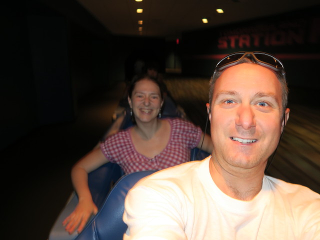 Sabine und ich im Space Mountain im Magic Kingdom (7. Nov.)
