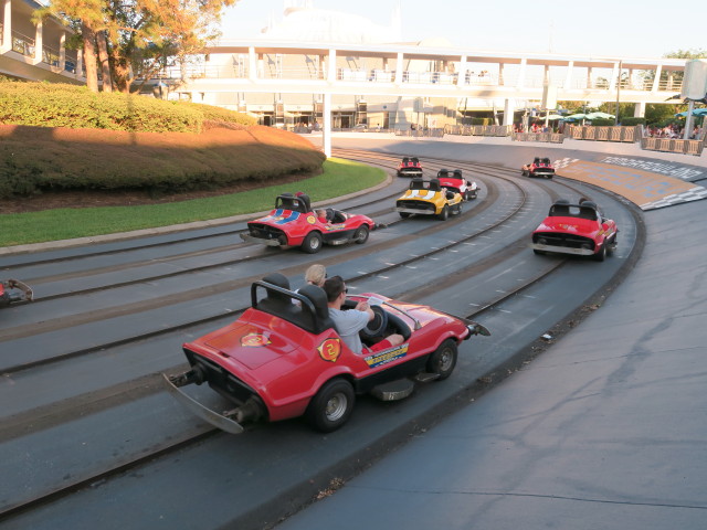 Tomorrowland Speedway im Magic Kingdom (7. Nov.)