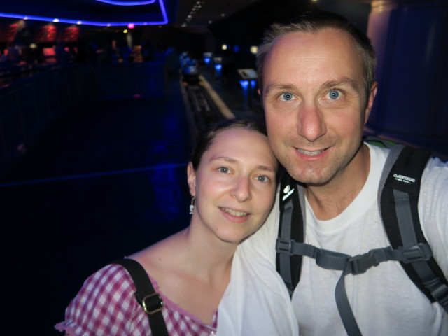 Sabine und ich im Space Mountain im Magic Kingdom (7. Nov.)