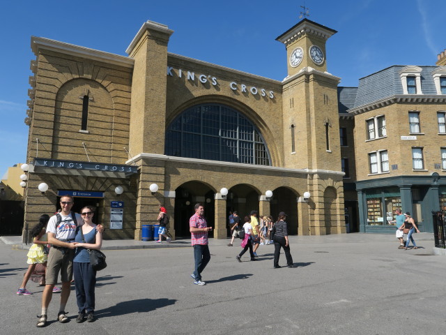 Ich und Sabine bei der King's Cross Station in den Universal Studios Florida (8. Nov.)