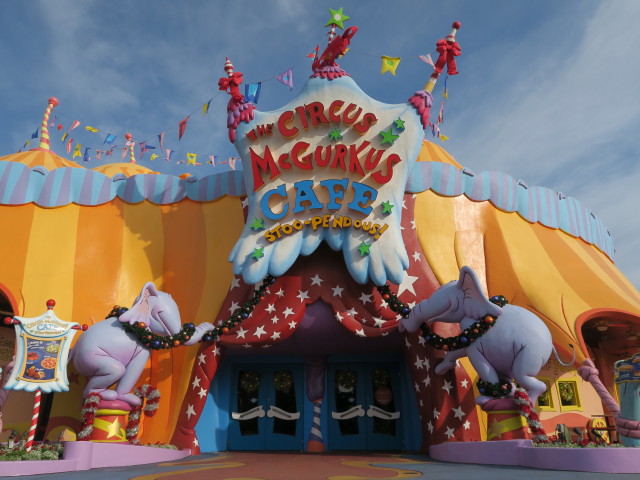 Circus McGurkus Cafe Stoo-pendous in Universal's Islands of Adventure (9. Nov.)