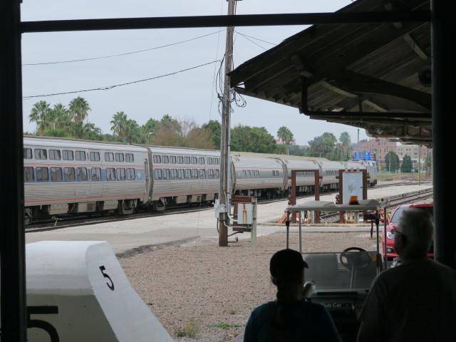 Amtrak Train 91 'Silver Star' in der Tampa Union Station (10. Nov.)