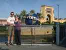 Ich und Sabine beim Eingang der Universal Studios Florida (8. Nov.)