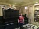 Sabine in Gringotts Money Exchange in den Universal Studios Florida (9. Nov.)