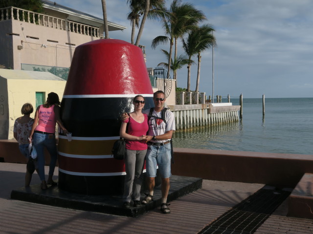 Sabine und ich beim Southernmost Point Continental U.S.A. in Key West (15. Nov.)