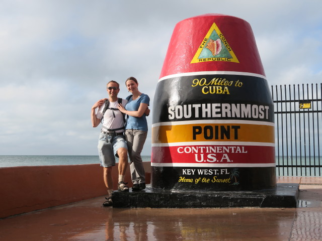 Ich und Sabine beim Southernmost Point Continental U.S.A. in Key West (16. Nov.)