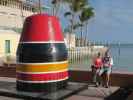 Sabine und ich beim Southernmost Point Continental U.S.A. in Key West (15. Nov.)