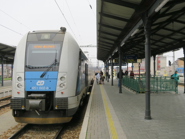 Os 2157 im Bahnhof, 381 m