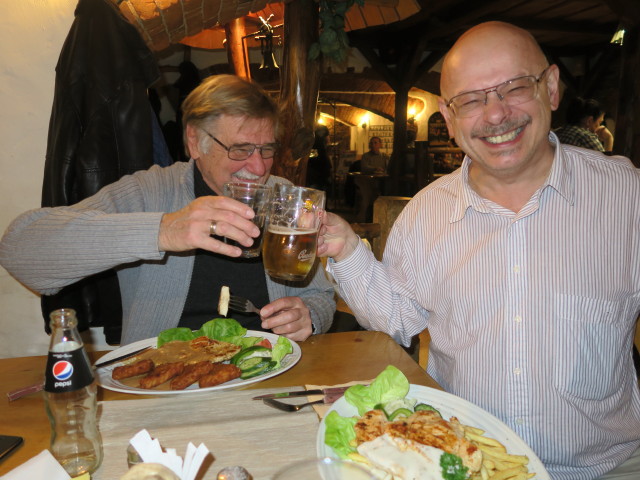 Papa und Roberto im Restaurant Beran