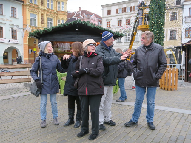 Mama, Annamarie, Oma, Roberto und Papa am Marktplatz