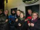 Friedrich, Rafael, ich, Sabine, Erich und Doris beim Restaurant Witwe Bolte am Weihnachtsmarkt am Spittelberg