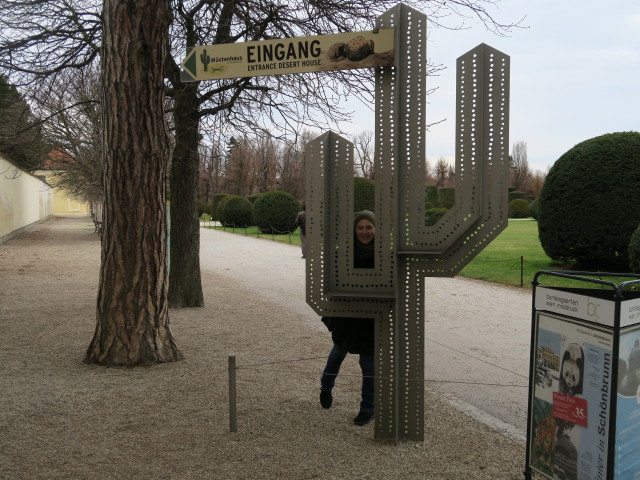 Sabine beim Wüstenhaus