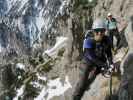 Haid-Klettersteig: Ursula und Josef zwischen zweitem Steigbaum und großem Kessel