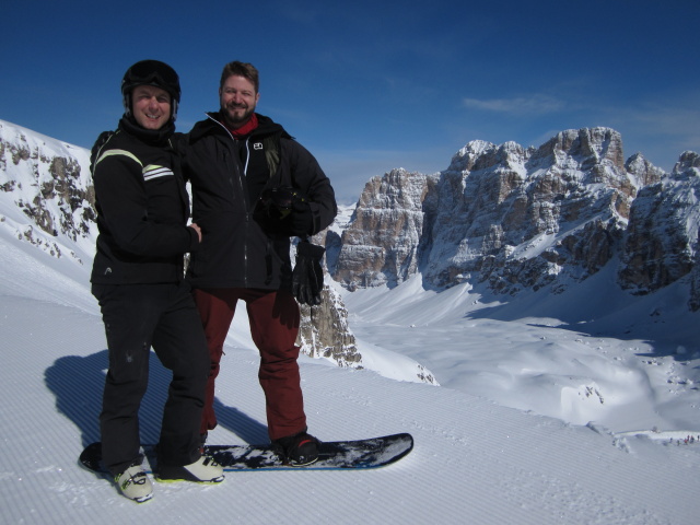 Ich und Markus bei der Bergstation der Seilbahn Falzarego - Lagazuoi, 2.742 m (20. März)